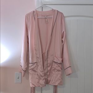 NWT Victoria’s Secret Satin Robe Size Large